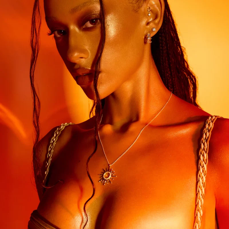 COLLIER SUNNY – Image 2